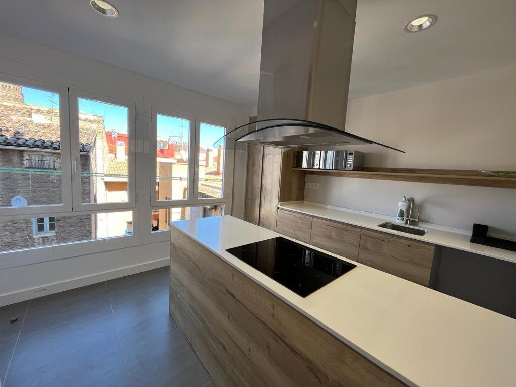 Vtz El Balcon De Conde De Aranda III Apartment Zaragoza Luaran gambar